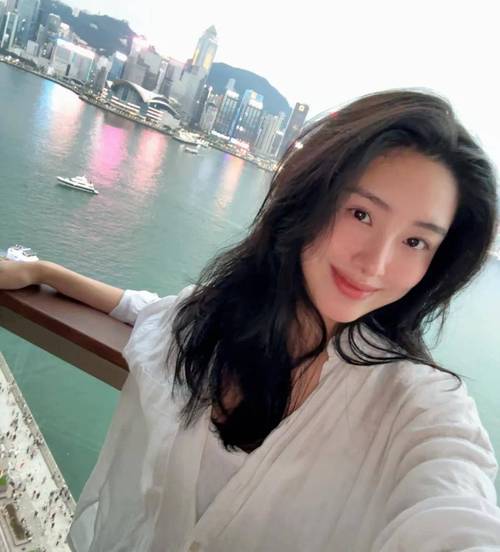 老师被我操哭的相关介绍