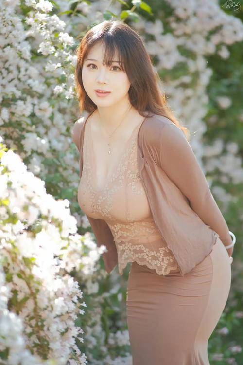 熟女人妻在线免费的相关介绍