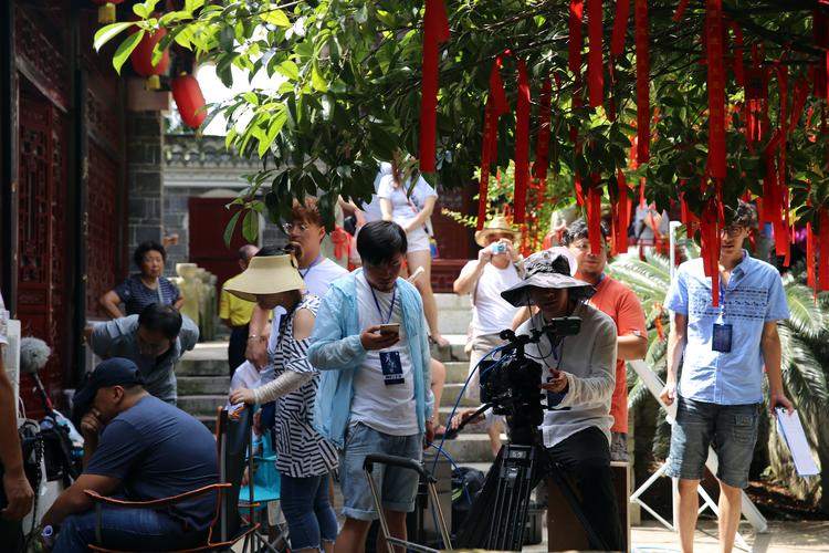 男女大尺度视频在线观看的相关介绍