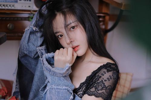 亚洲熟妇av的相关介绍