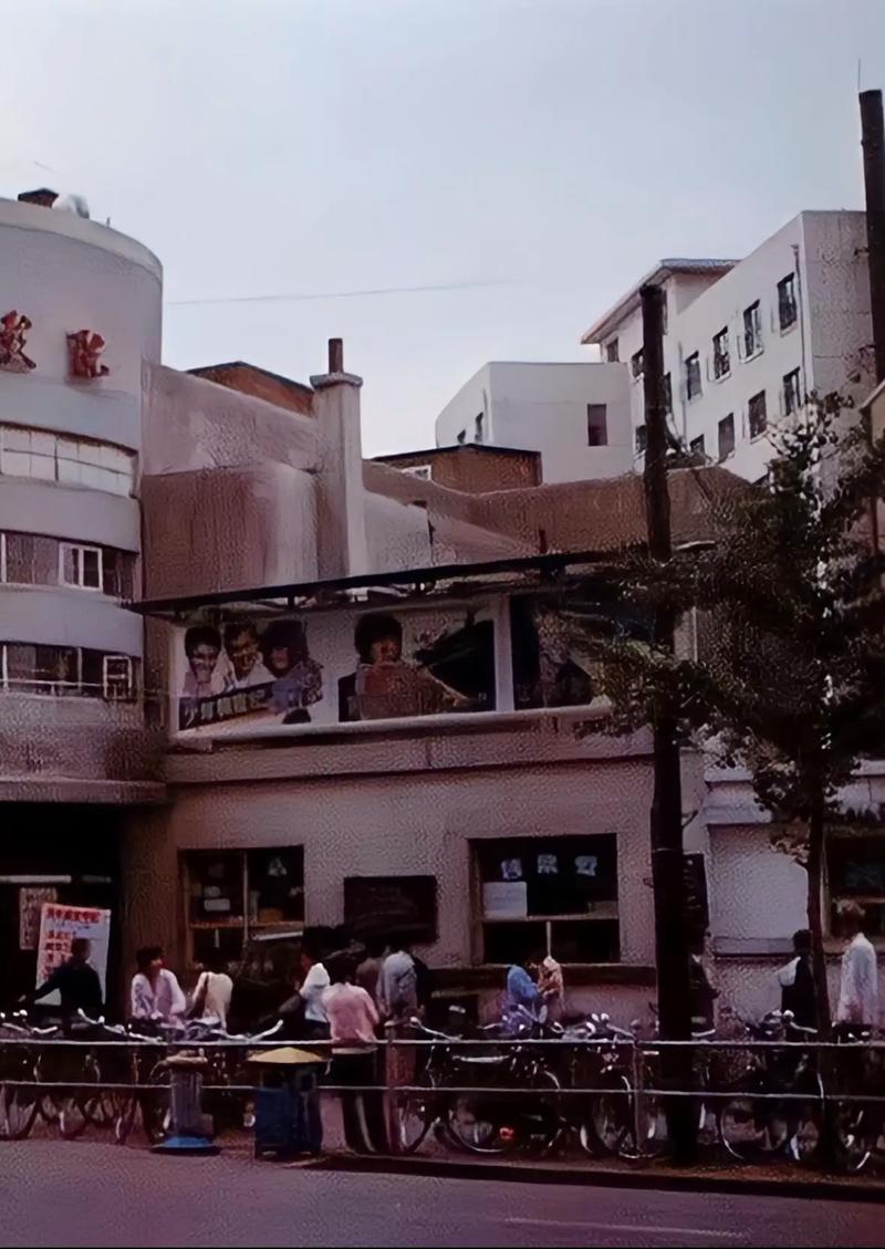 绿岛电影院为你最快最新：2025热门电影排片表与在线选座购票指南