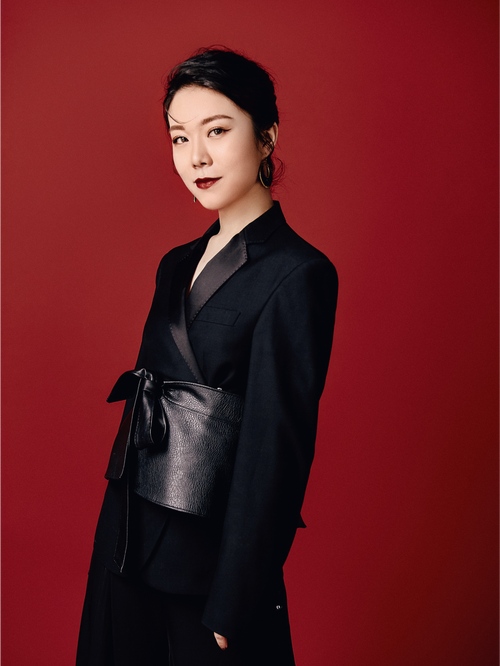 美女被扒开逼操的相关介绍
