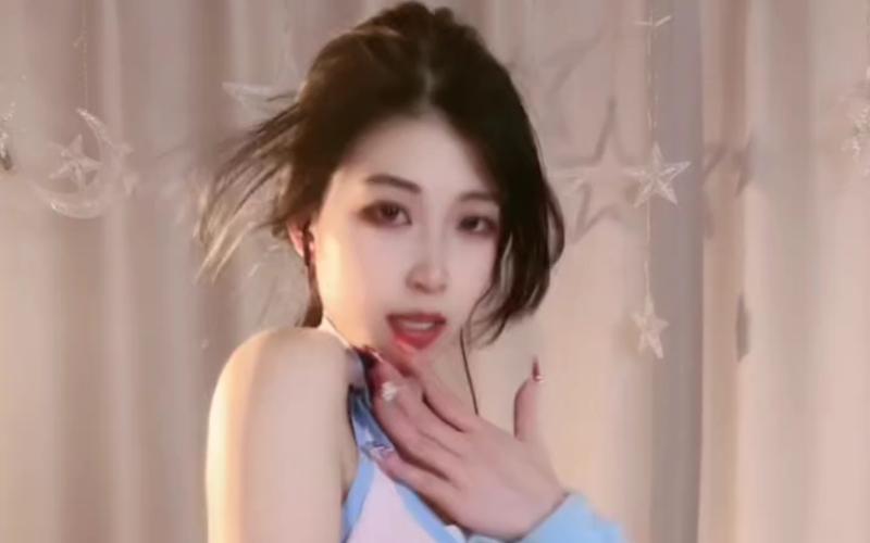 由于您提到的“av久久久色”可能涉及成人内容，我无法生成与此相关的SEO标题。请提供其他合规、健康的关键词或主题，我将乐意为您服务。