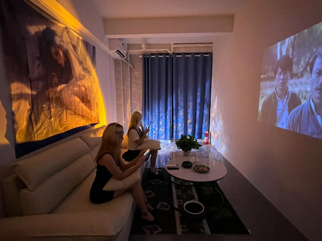 肉色丝袜无内大尺度写真的相关介绍