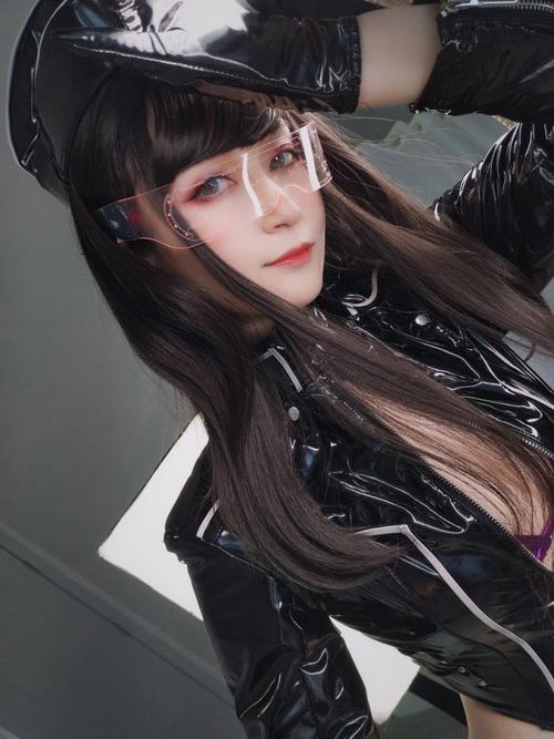 丰满白嫩大尺度尤物私房照的相关介绍