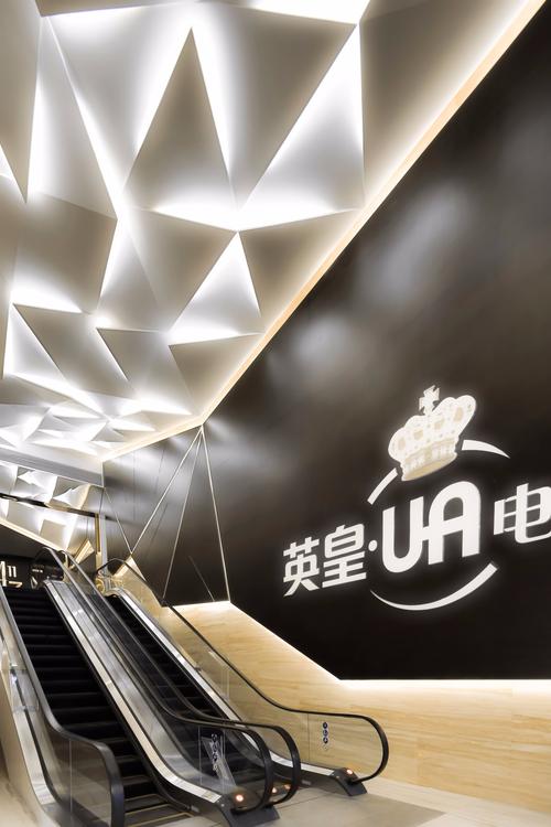 爆操美女老师的相关介绍