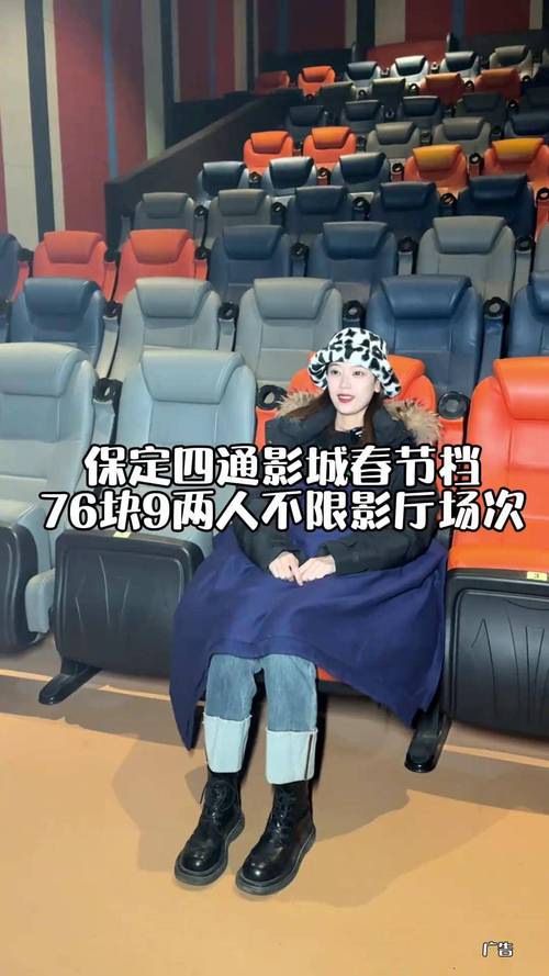 美女玩弄自己的相关介绍