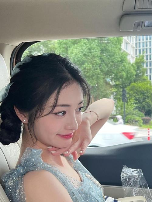 调教巨乳秘书的相关介绍