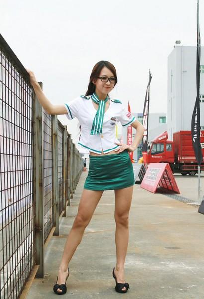 人妻少妇嫩草av蜜桃久久久久的相关介绍