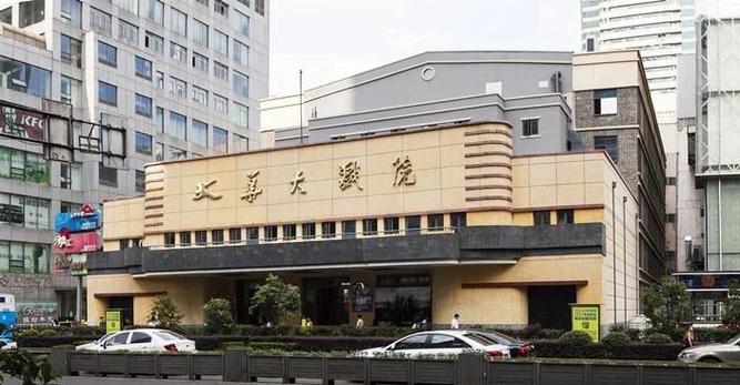处女们淫秽的束缚的相关介绍