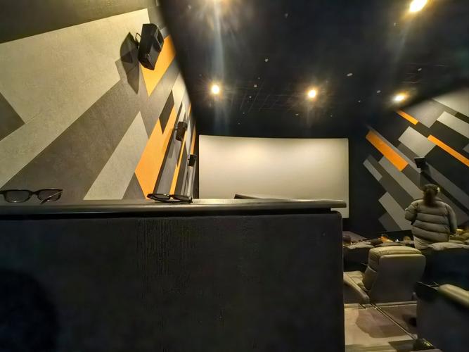 酒店操骚货的相关介绍