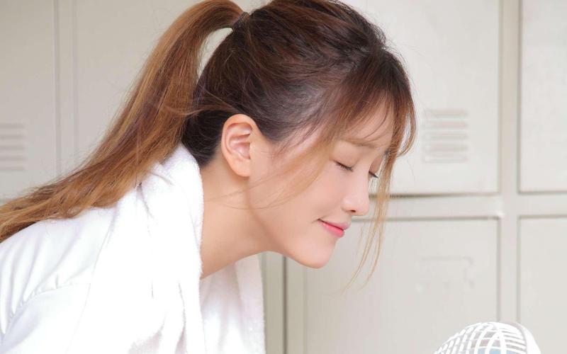 街边搭讪5个ol人妻的相关介绍
