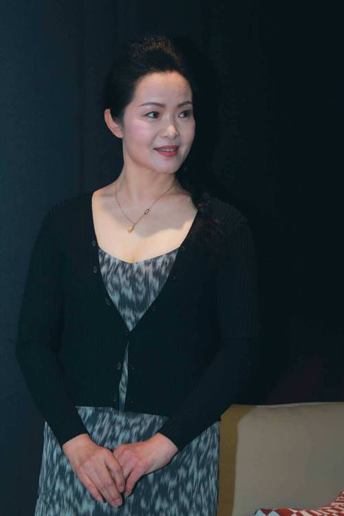 少妇熟女一二三区精选推荐,成熟韵味与魅力穿搭指南